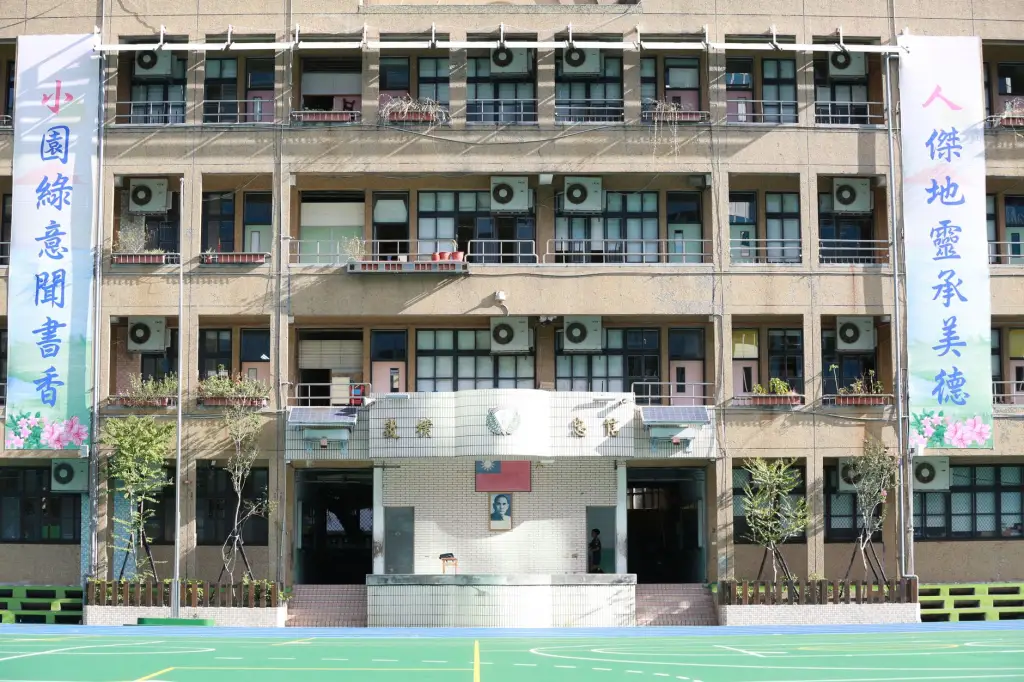 校园访客机与闸机联动方案在四川学校的实践案例