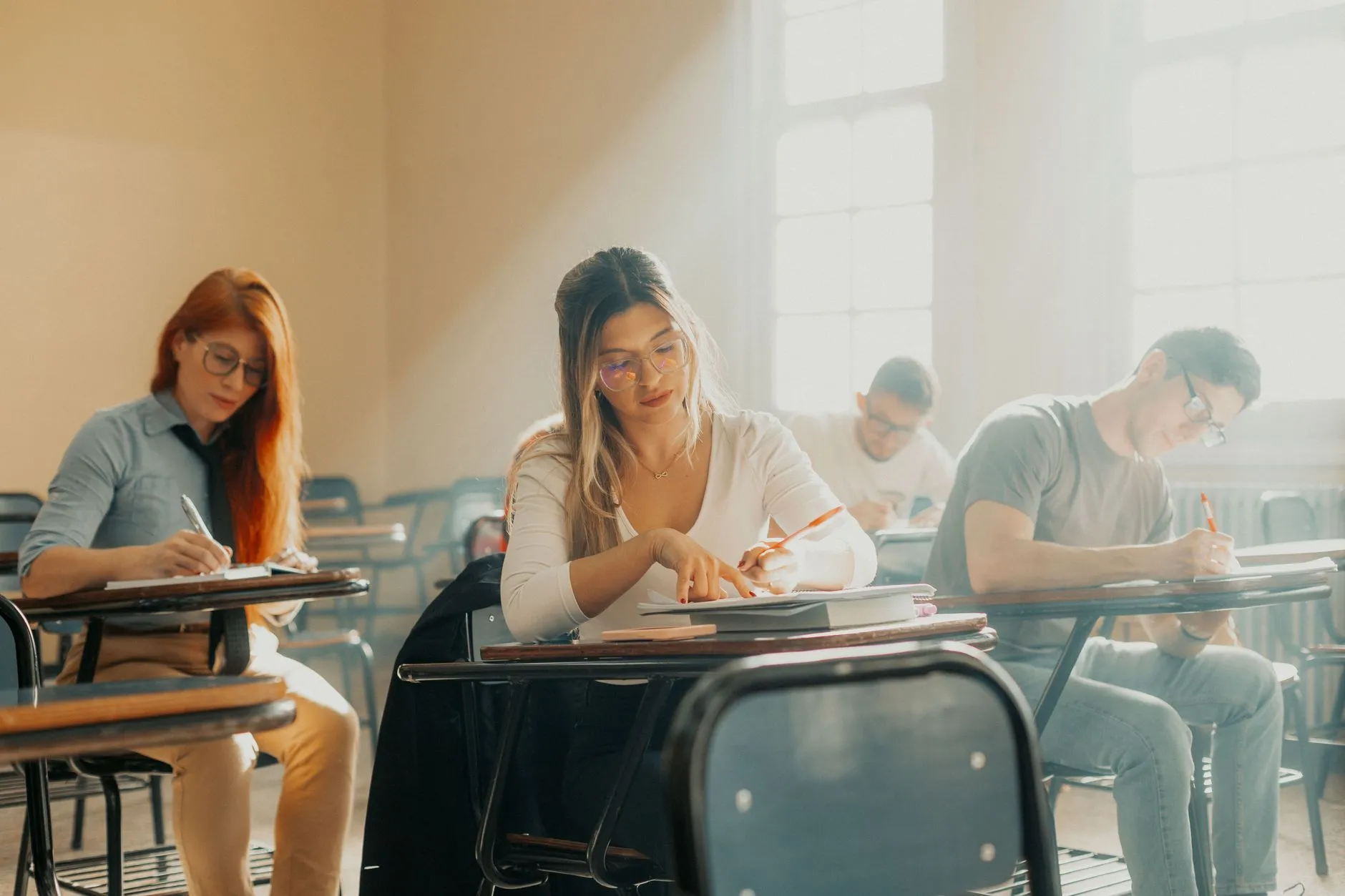 学校访客机与闸机联动部署：提升出入口管理效率的技术路径